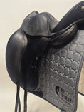 Load image into Gallery viewer, Bruno Delgrange Olympia Dressyrsadel 17,5" M