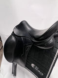 Load image into Gallery viewer, Equiline Shyny Dressyrsadel 17"/MW