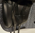 Load image into Gallery viewer, Kieffer dressyrsadel 17"/MW