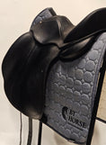 Load image into Gallery viewer, Childeric DHE Dressyrsadel 17"/MW-W