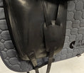 Load image into Gallery viewer, Amerigo Vega Dressyrsadel 17"+1,5