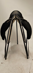 Load image into Gallery viewer, Childeric DFI Dressyrsadel 17"/MW