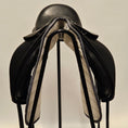 Load image into Gallery viewer, Bates Innova Dressyrsadel 17,5"/M