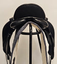 Load image into Gallery viewer, Bates Innova Dressyrsadel 18"/MW