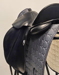Load image into Gallery viewer, Bates Innova Dressyrsadel 18"/MW