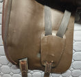 Load image into Gallery viewer, Amerigo Classic Siena Dressyrsadel 17"/+1