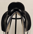 Load image into Gallery viewer, Crown Ideal Warmblood Dressyrsadel 16,5"/W