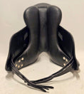 Load image into Gallery viewer, Albion Fabrento Dressyrsadel 17"/W