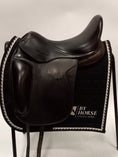 Load image into Gallery viewer, Equiline Contest Dressyrsadel 17"/L