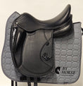 Load image into Gallery viewer, Equipe Infinity Grip Mono Dressyrsadel 17,5"/+1
