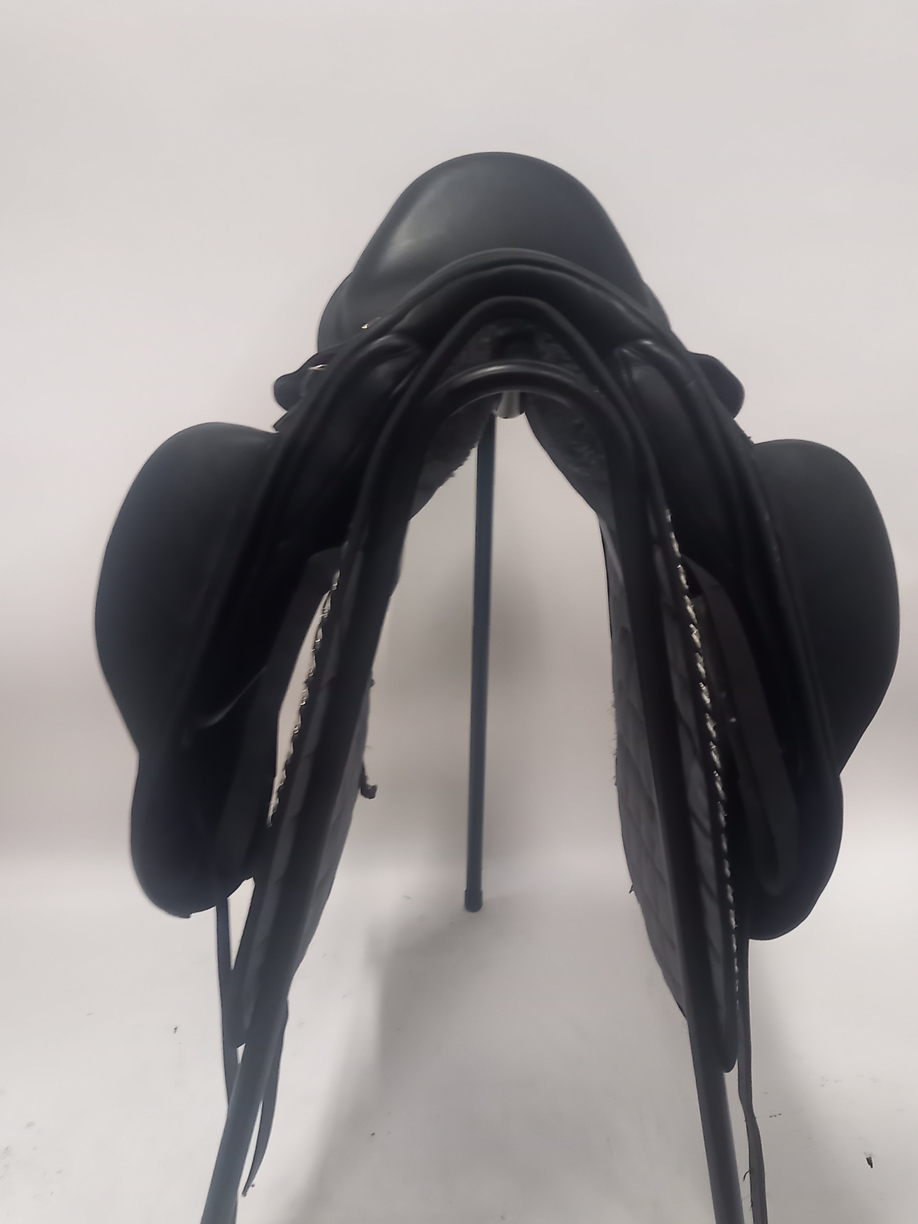 PDS Delicato Dressyrsadel 17,5"/W (ändringsbar)