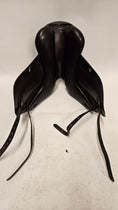 Load image into Gallery viewer, Equipe Emporio Dressyrsadel 17"/M
