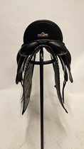 Load image into Gallery viewer, Bates Dressage Luxe Dressyrsadel 17,5"/M (ändringsbar)
