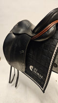 Load image into Gallery viewer, Erreplus Rembrandt Dressyrsadel 17"/35
