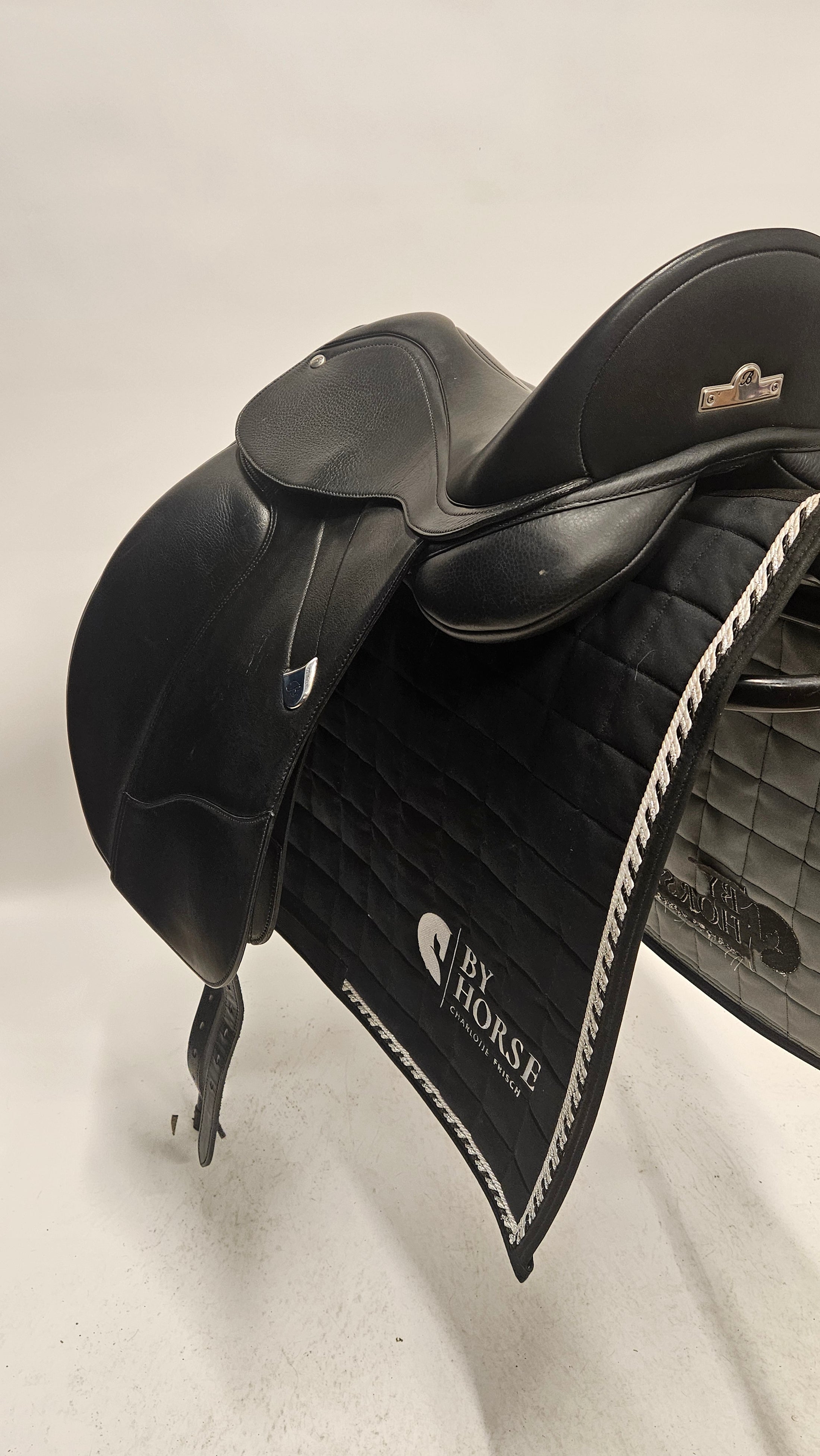 Bates Wide Plus Dressyrsadel 17"/W