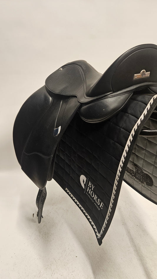 Bates Wide Plus Dressyrsadel 17"/W