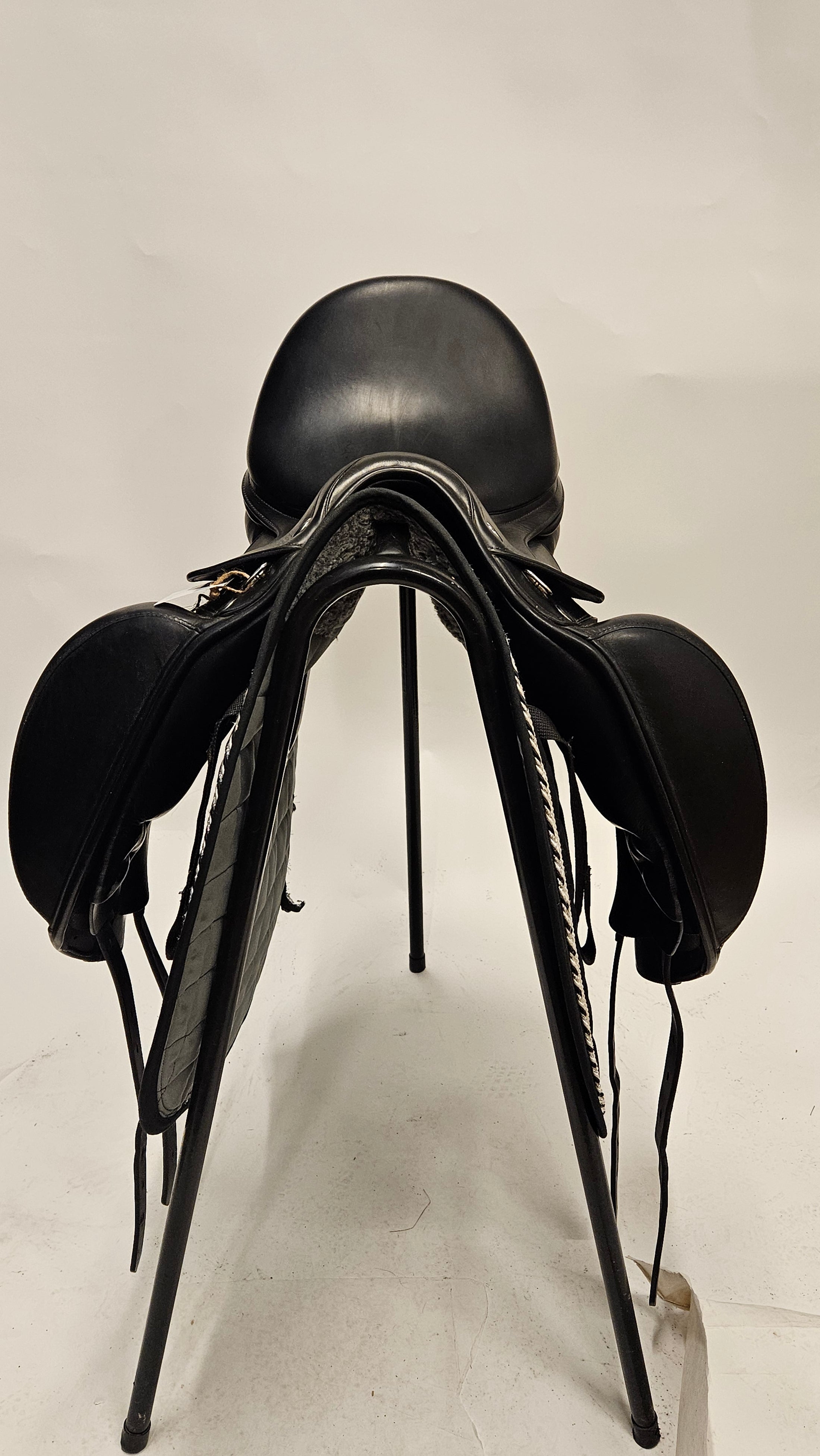 Prestige  X-D2 Dressyrsadel 16"/34 (märkt M omvärmd)