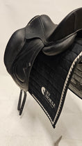 Load image into Gallery viewer, Antares Cadence Dressyrsadel 17,5"/ MW
