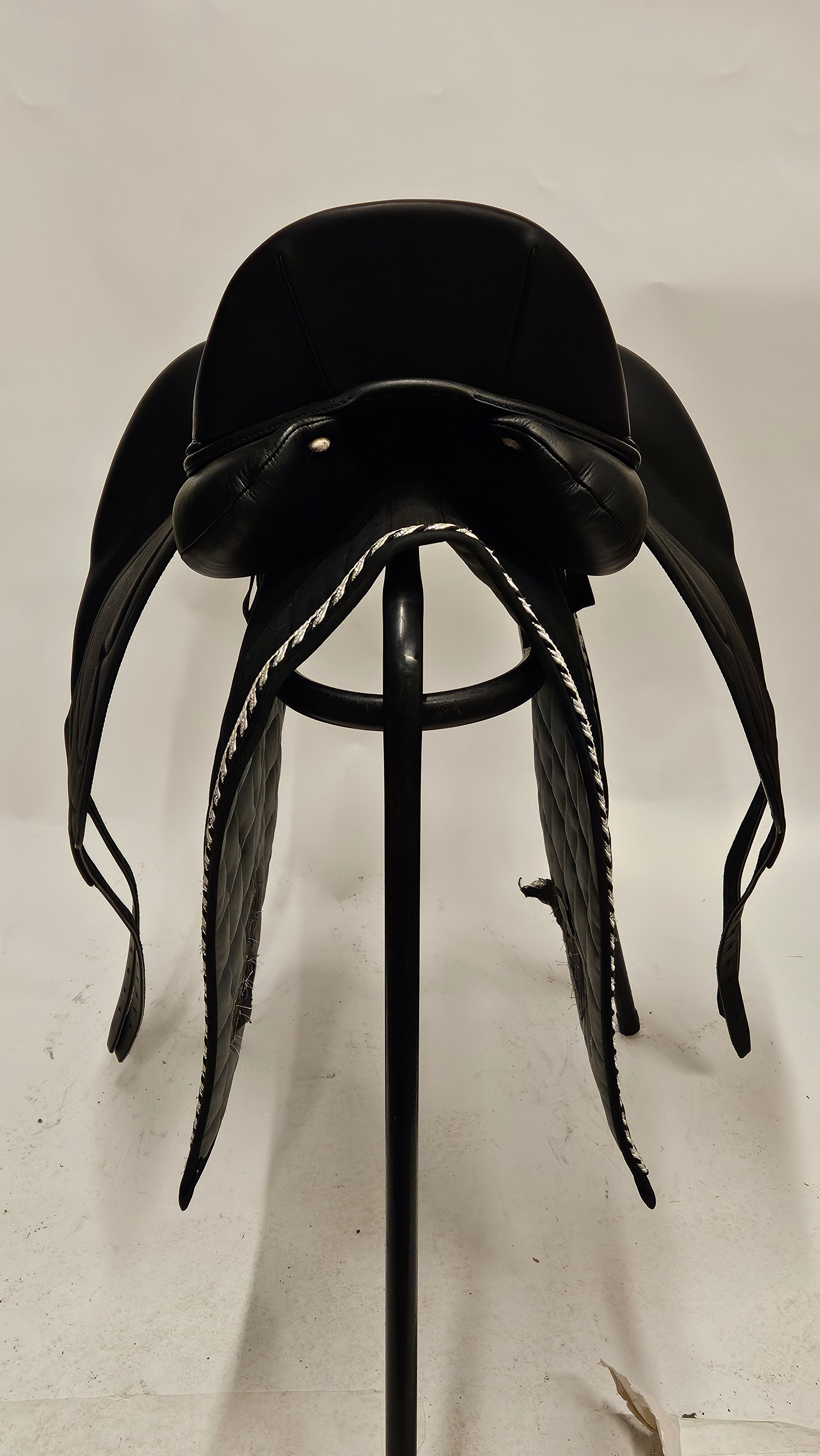 Antares Cadence Dressyrsadel 17,5"/ MW ullstoppad