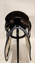 Load image into Gallery viewer, Röösli Classic Pilatus Dressyrsadel 16,5"/MW
