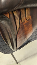 Load image into Gallery viewer, Röösli Classic Pilatus Dressyrsadel 16,5"/MW

