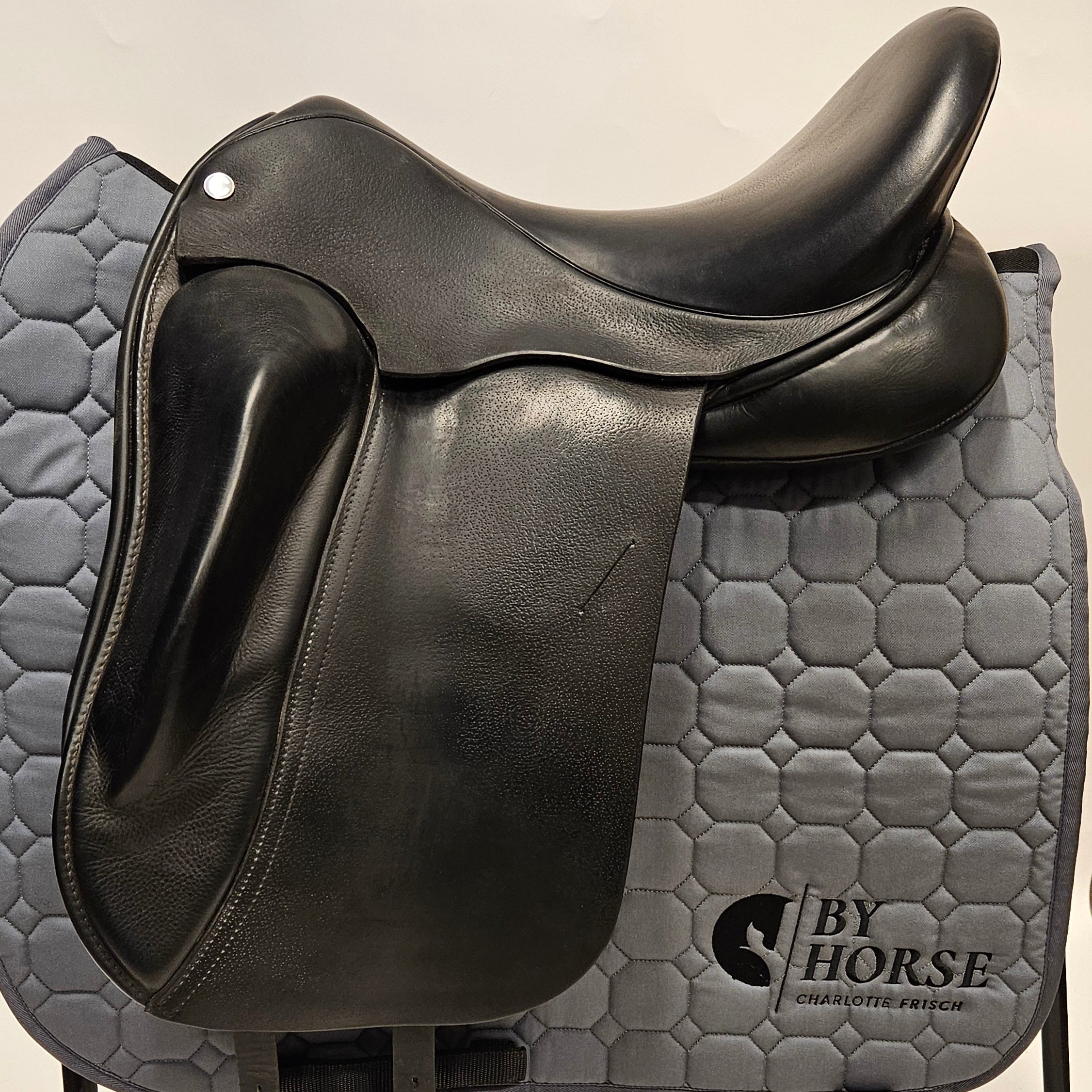 Connector Dressyrsadel 17"/3