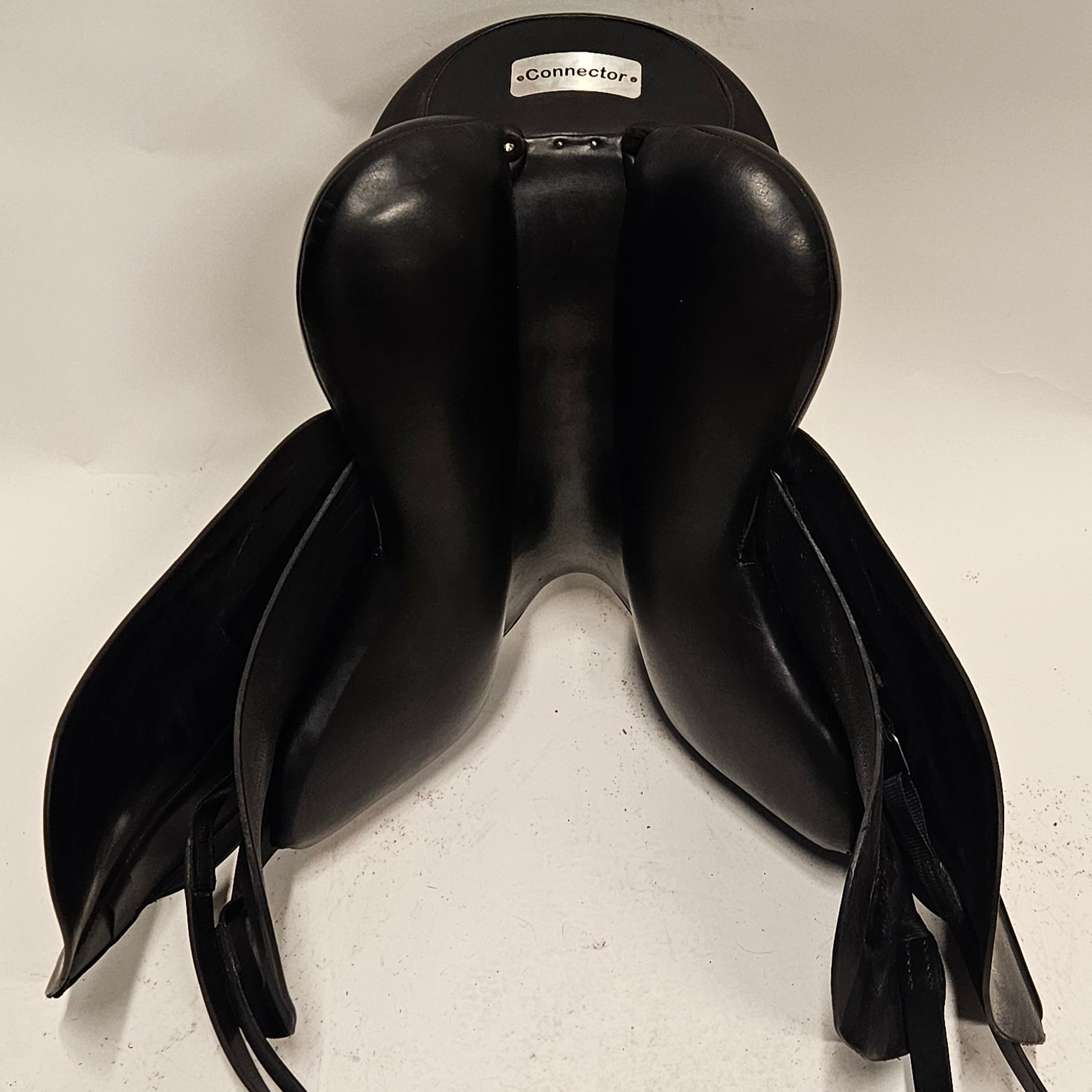 Connector Dressyrsadel 17"/3