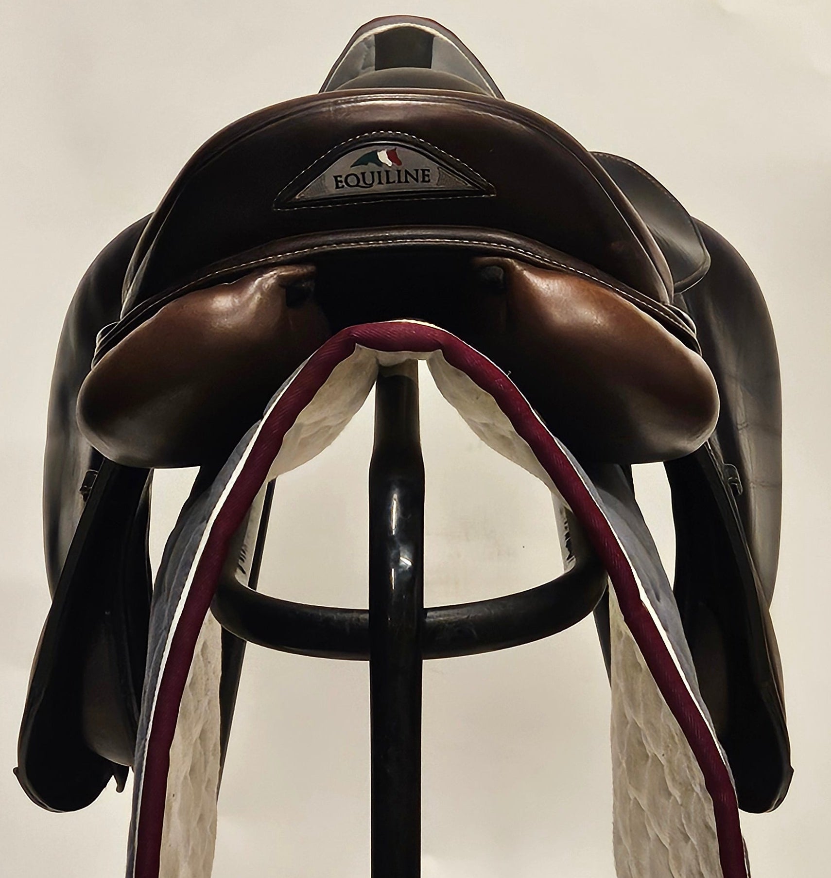 Equiline Nick Skelton Hoppsadel 16"/M