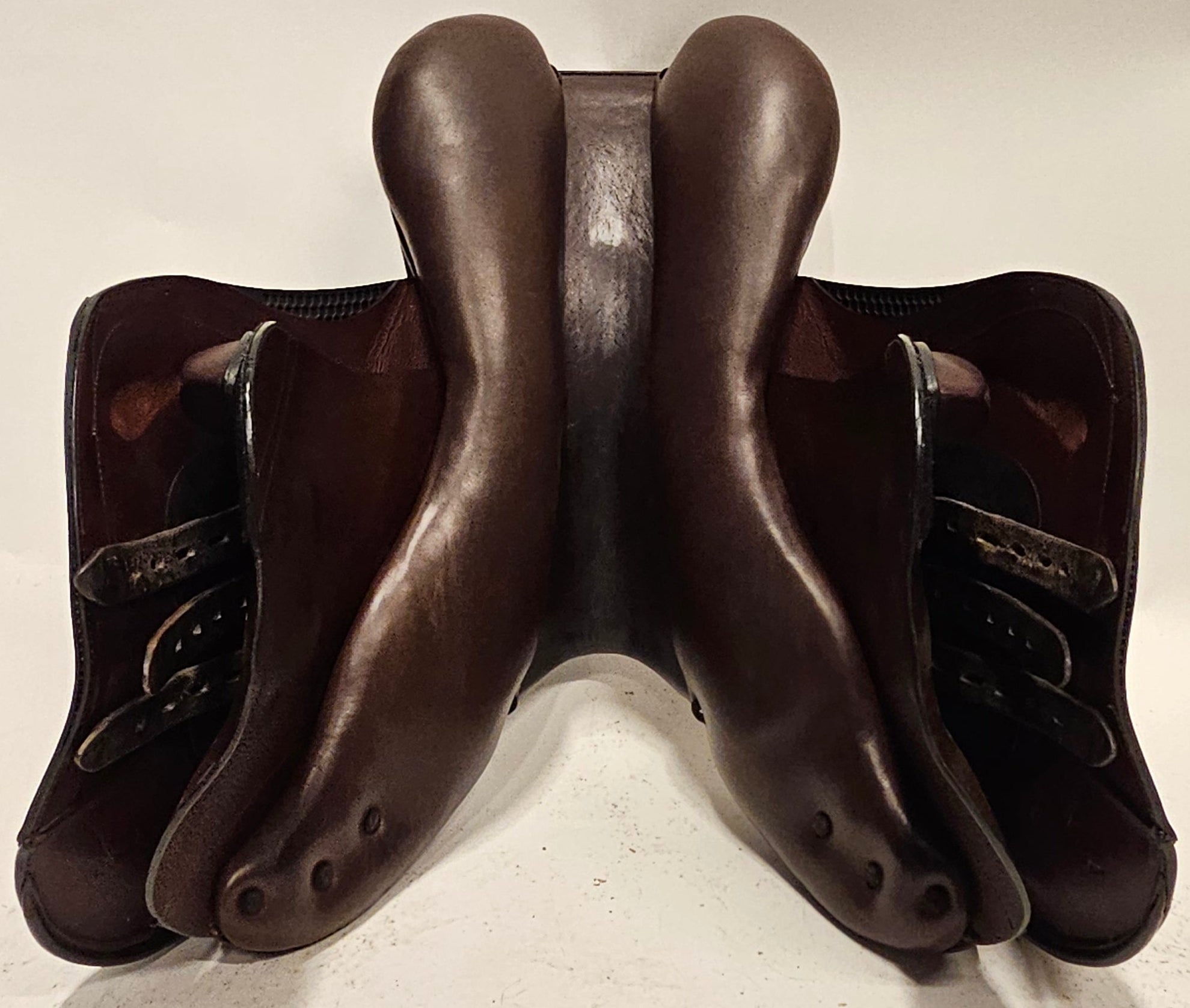Equiline Nick Skelton Hoppsadel 16"/M