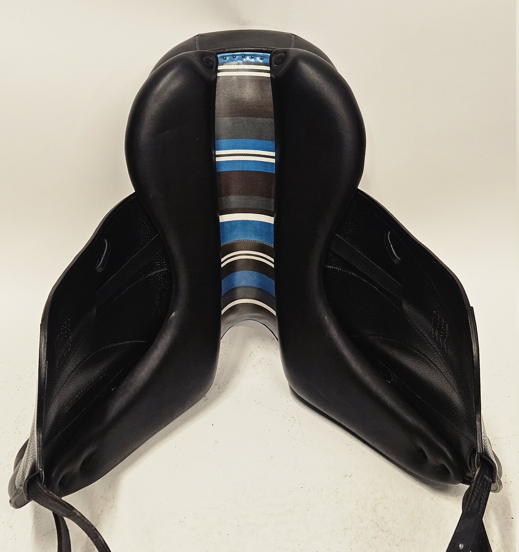 Voltaire Adelaide Dressyrsadel 17,5"/M