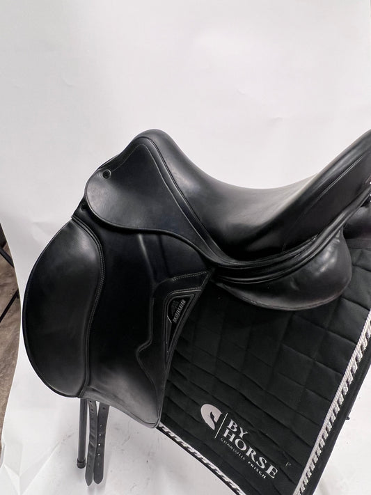 Equiline Shyny Dressyrsadel 17"/MW