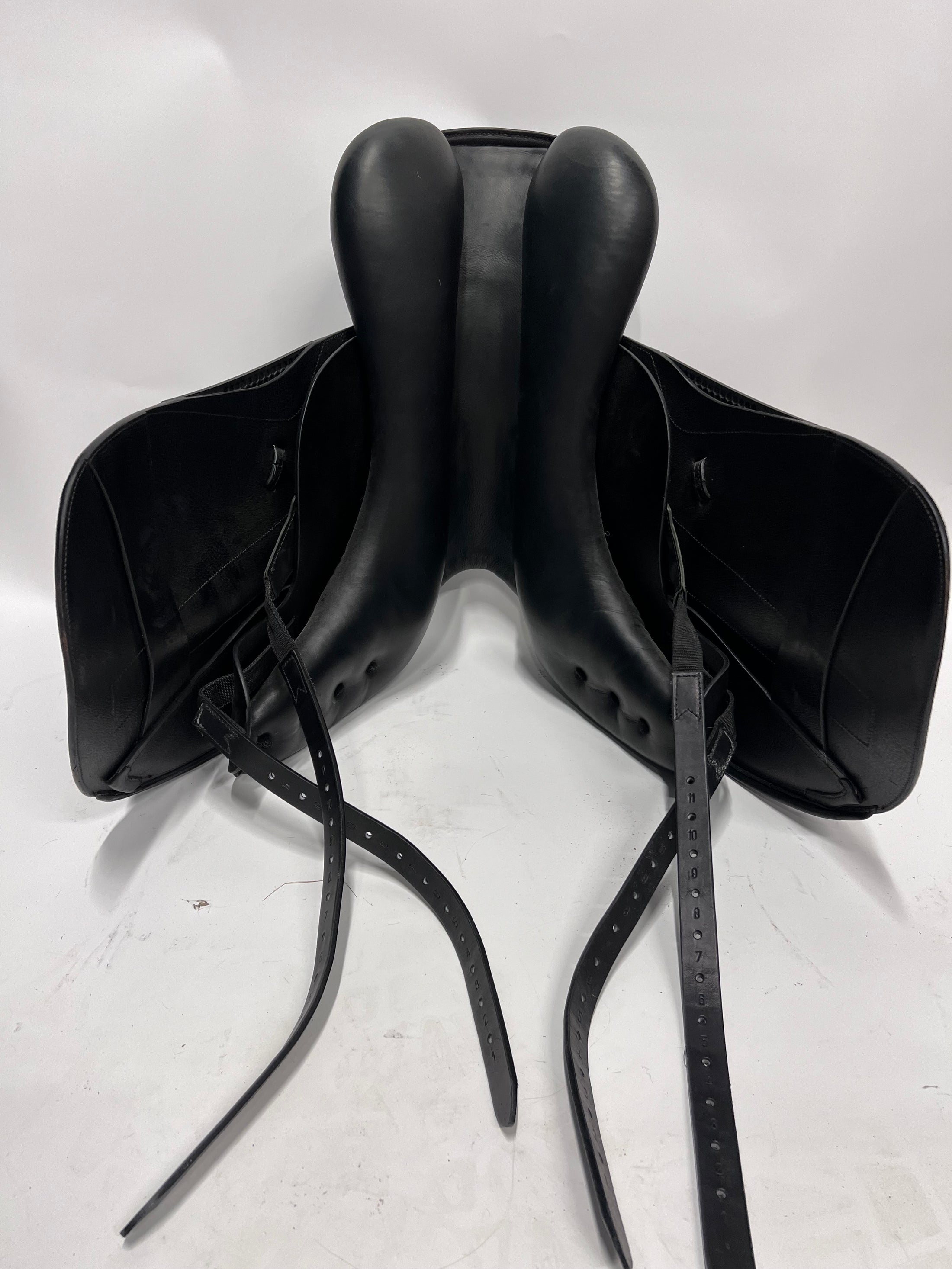 Equiline Competition Dressyrsadel 18"/M