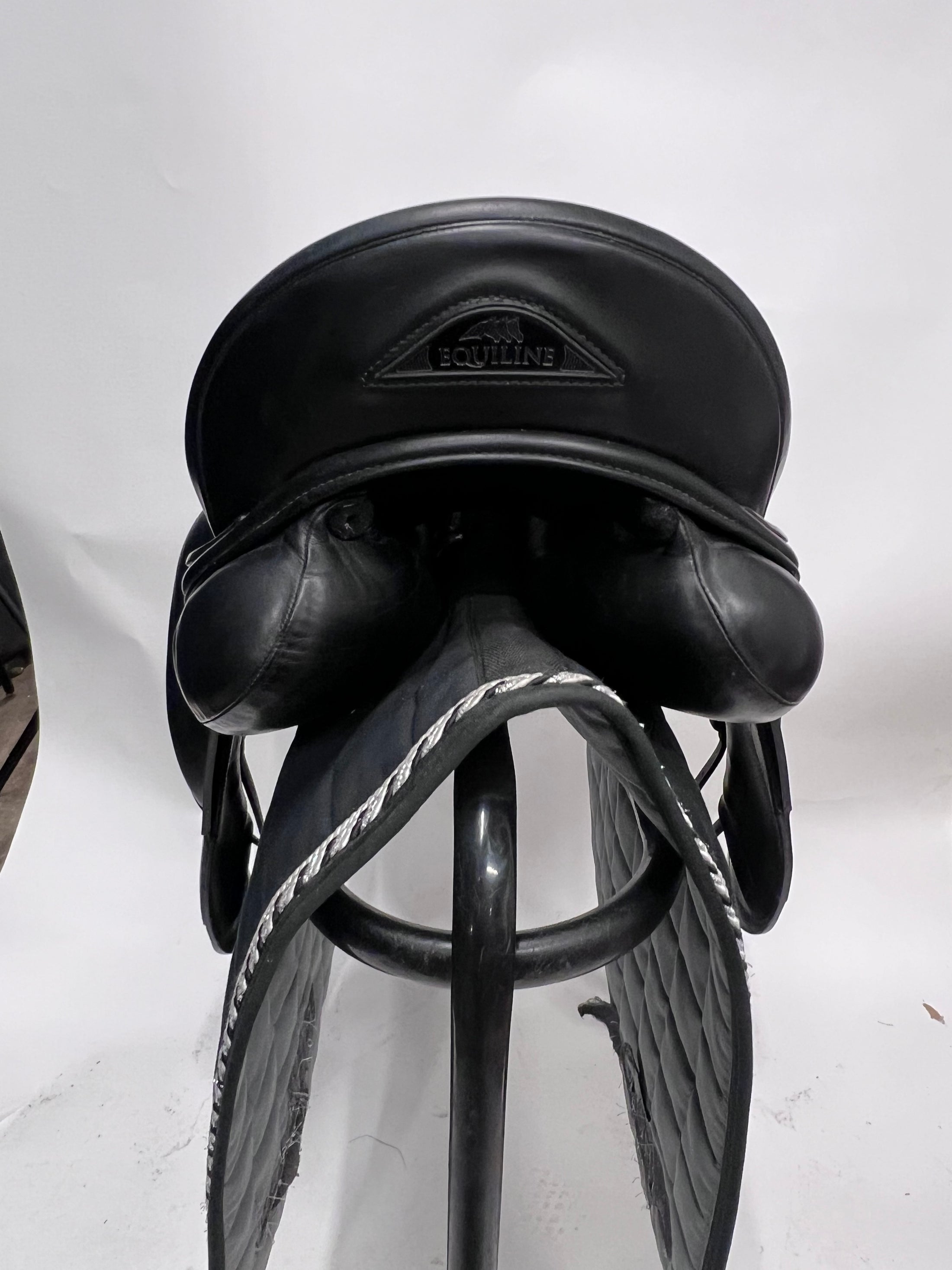 Equiline Shyny Dressyrsadel 17"/MW