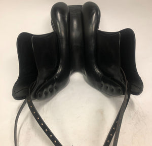 Equiline Dynamic Dressyrsadel 17"/MW