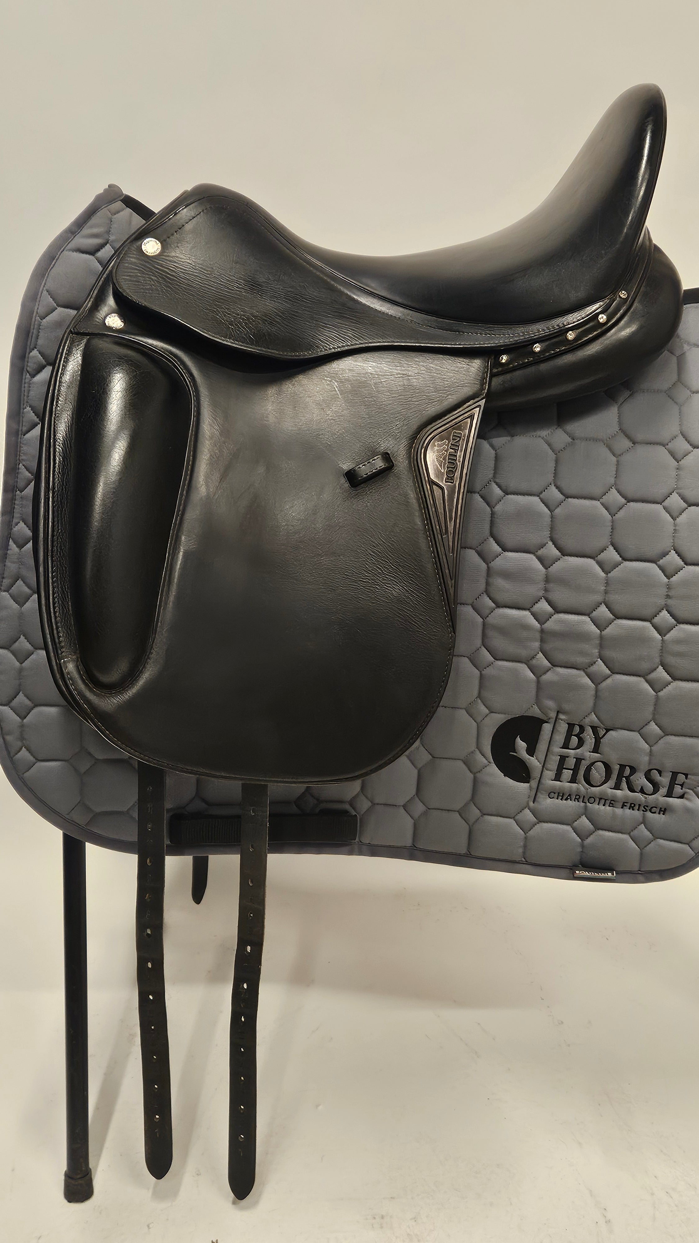 Equiline Contest Dressyrsadel 17"/MW
