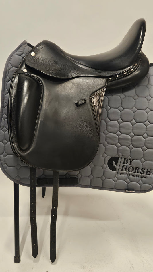 Equiline Contest Dressyrsadel 17"/MW