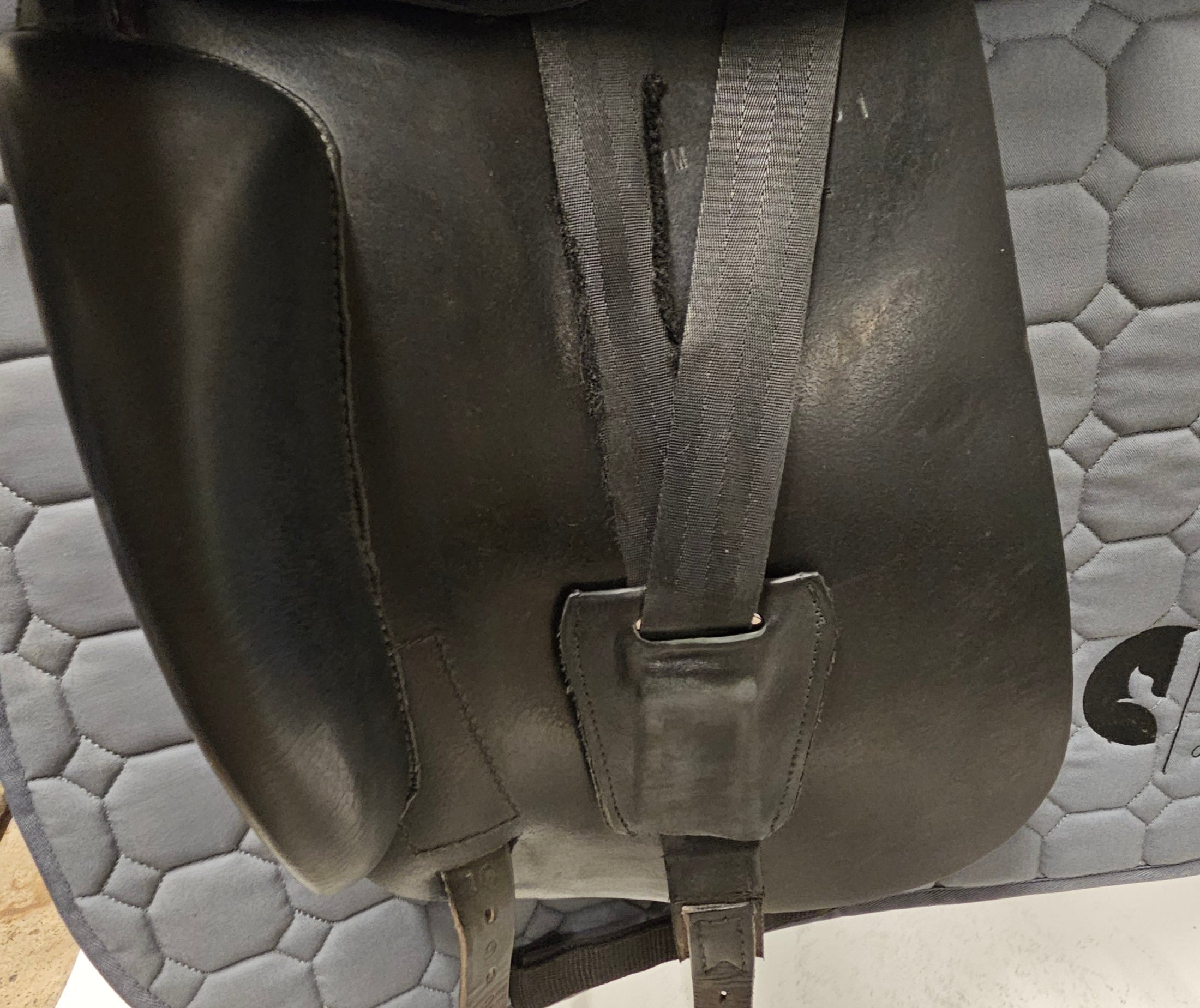 Prestige D1 Dressyrsadel 17"/M