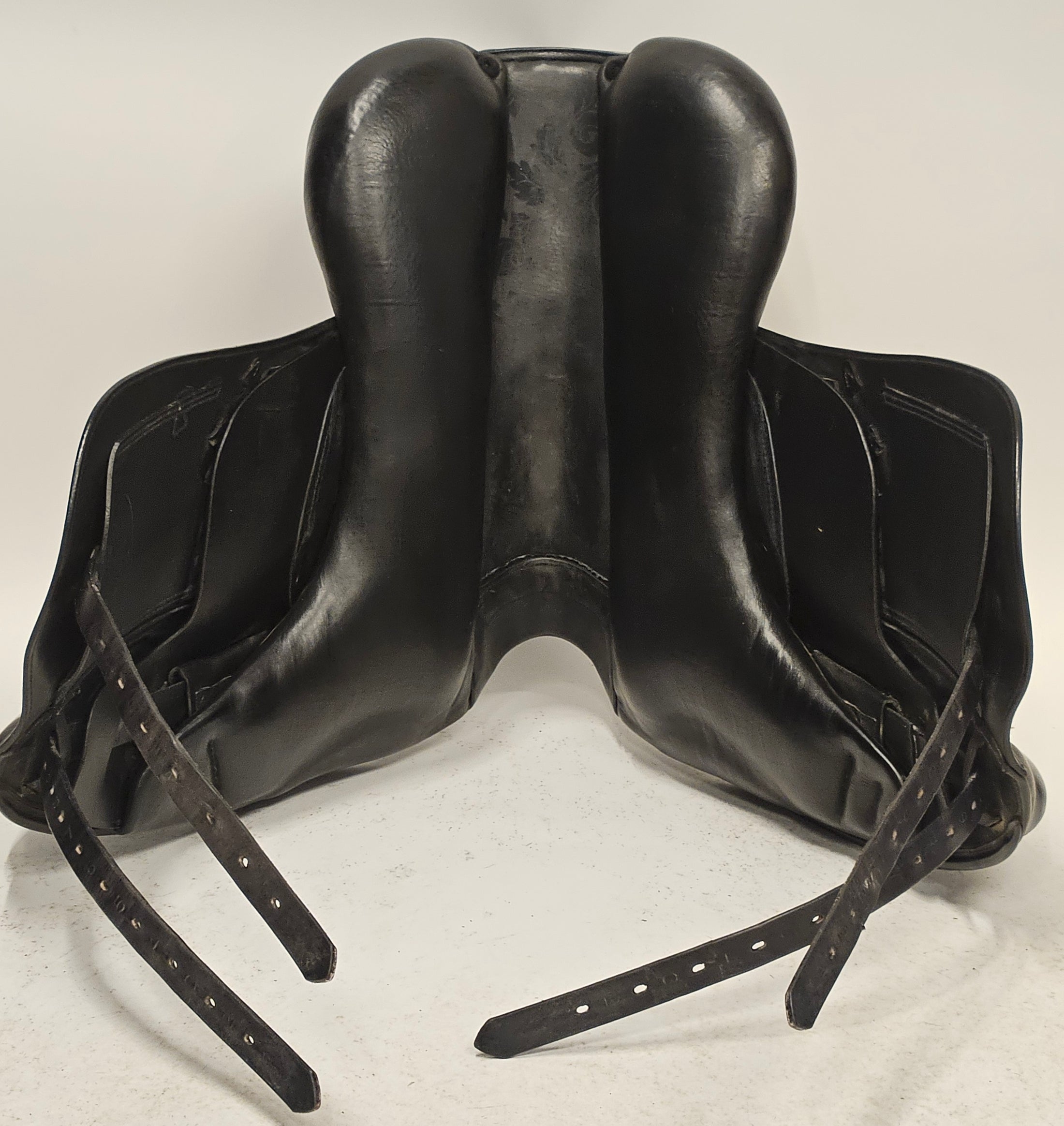 Prestige D2 Dressyrsadel 17/M