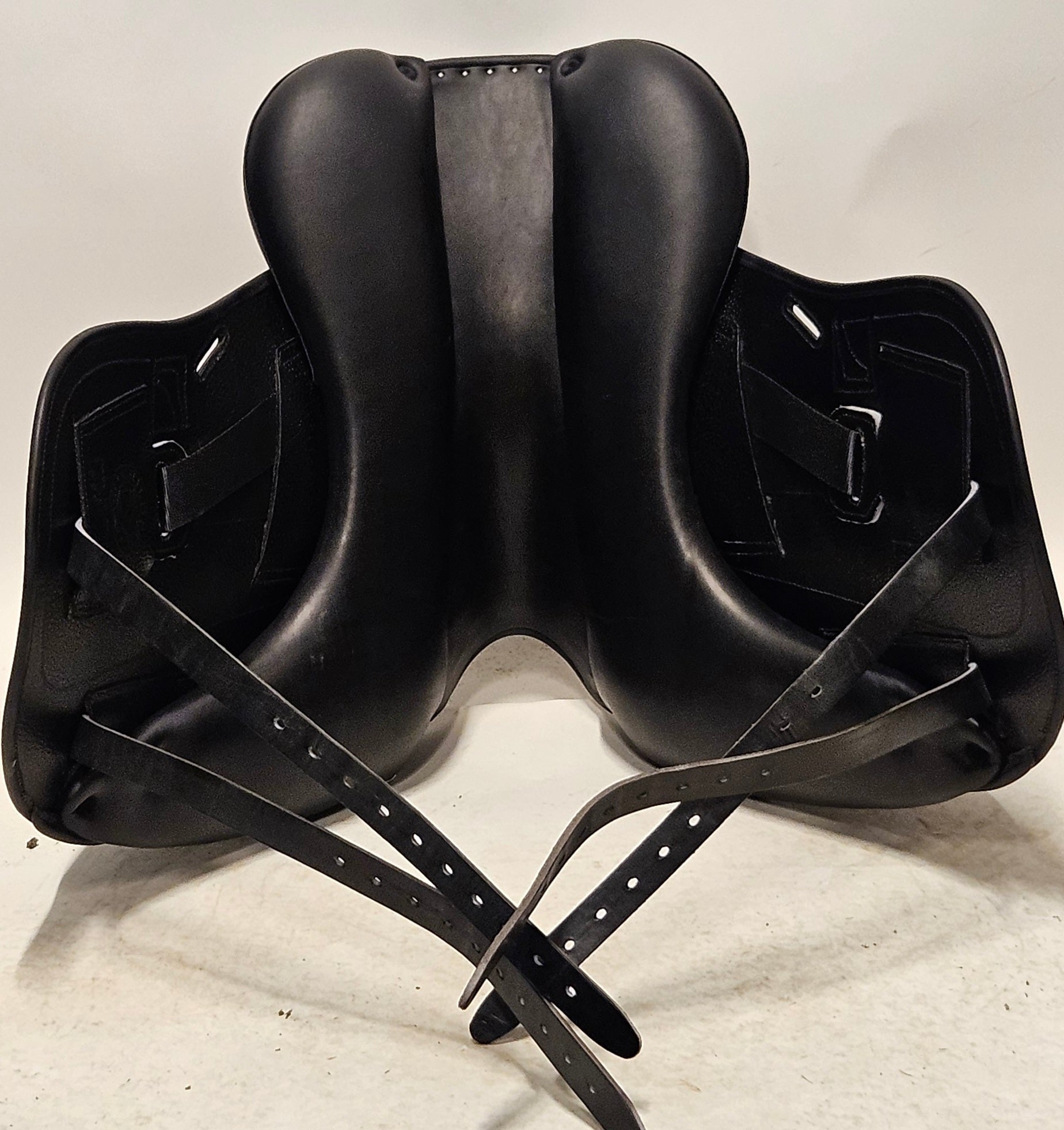 Childeric DSC Dressyrsadel 17"/M