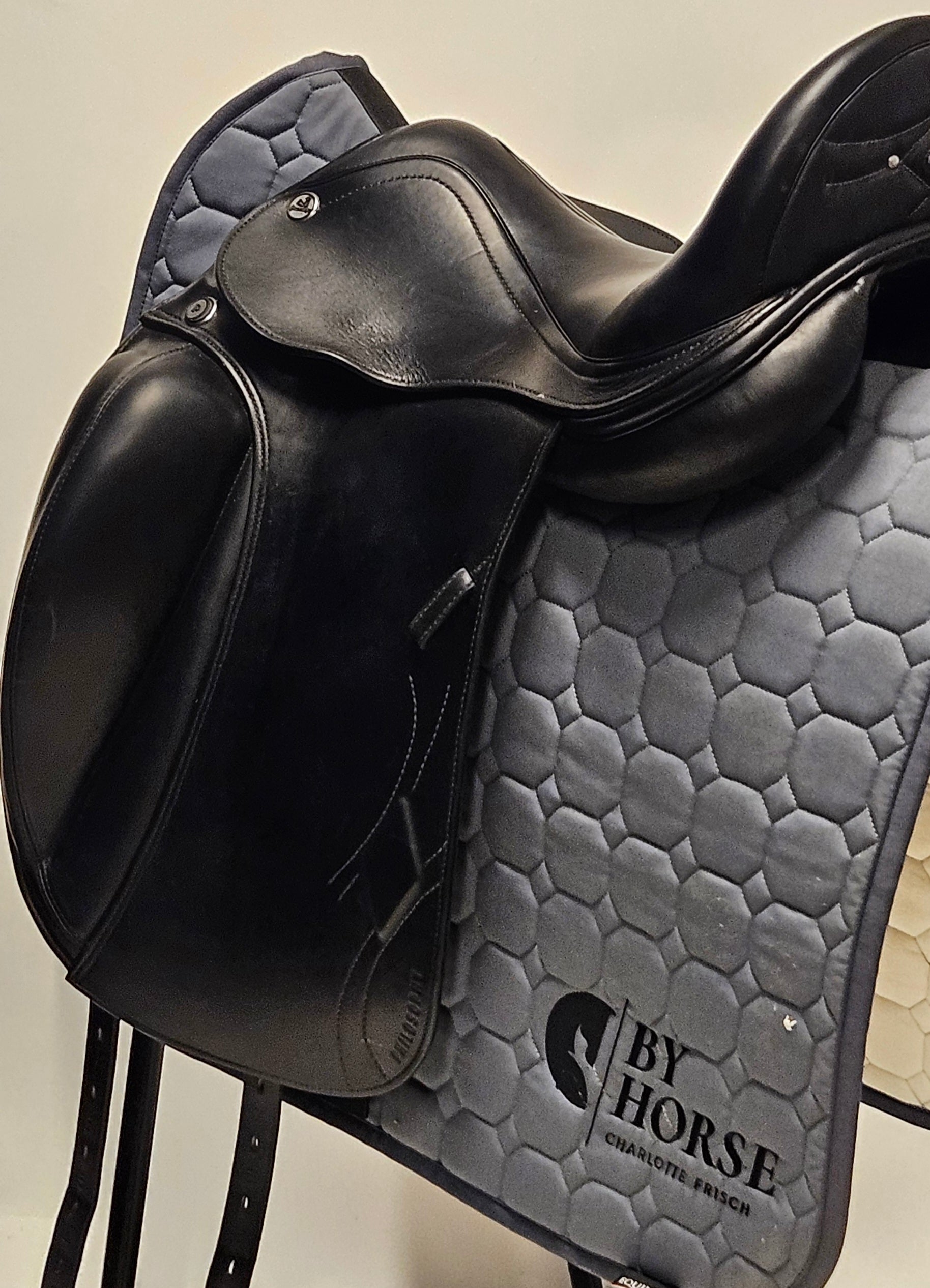 Prestige Philosophy Dressyrsadel 16"/34