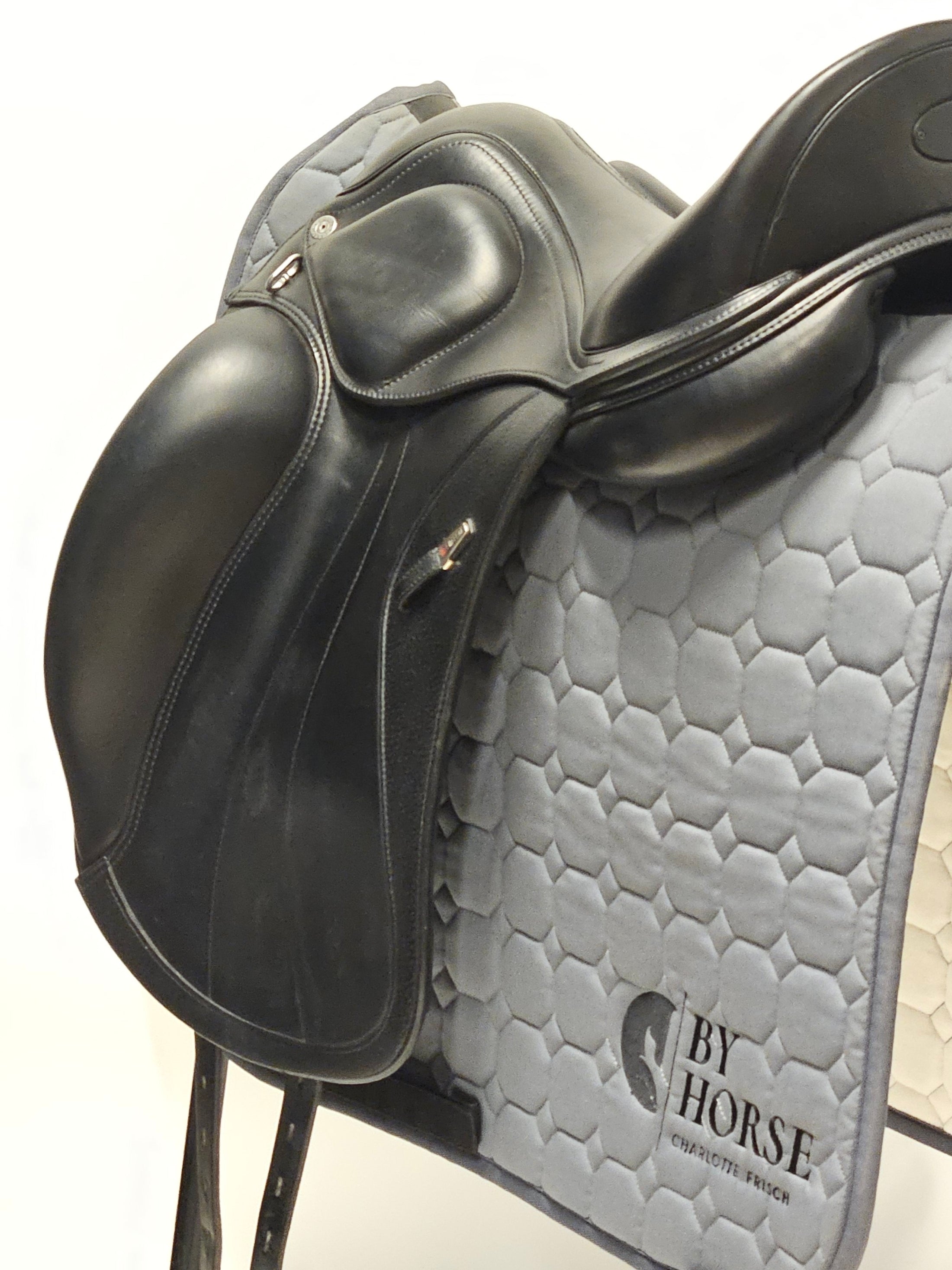 Equipe Glamour Dressyrsadel 17"/+1
