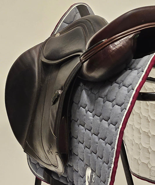 Amerigo Vega Hoppsadel 17"/+1,5