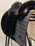 Load image into Gallery viewer, Paul Jones Dressyrsadel 17"/W
