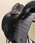 Load image into Gallery viewer, Prestige D1 Dressyrsadel 16"/M
