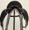 Load image into Gallery viewer, Equipe Emporio Dressyrsadel 17"/M
