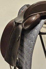 Ladda upp bild till gallerivisning, Wellington Elite Dressyrsadel 17&quot;/M
