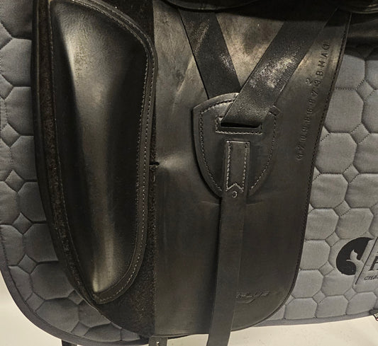 Erreplus Adelinde Dressyrsadel 18"/MW