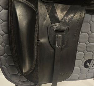 Erreplus Adelinde Dressyrsadel 18"/MW