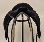 Ladda upp bild till gallerivisning, Childeric DFL Dressyrsadel 17&quot;/MW
