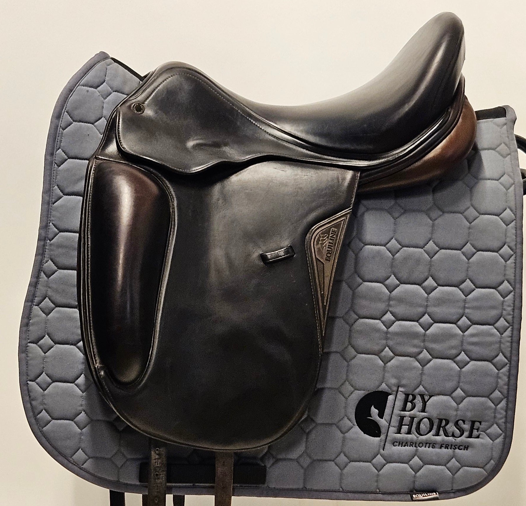 Equiline Contest Dressyrsadel 17"/MW